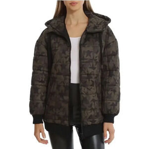 AVEC LES FILLES NEW Womens Size Medium Green Star Camo Insulated Puffer Jacket